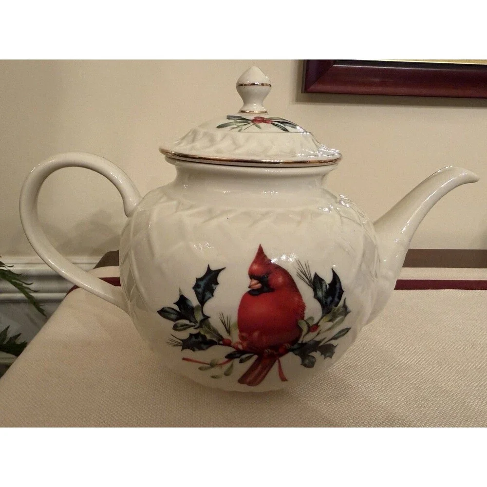 Lenox Winter Greetings Teapot Cardinal Holly Christmas Holiday